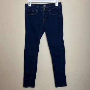 BDG Low rise twig skinny jeans size 26